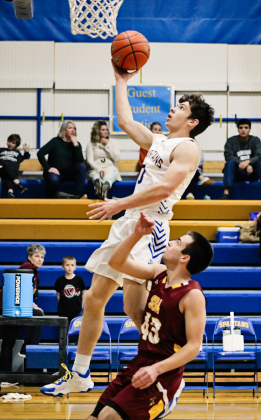 Karter Mebius during Wessington Springs Spartans basketball action last Thursday at home.